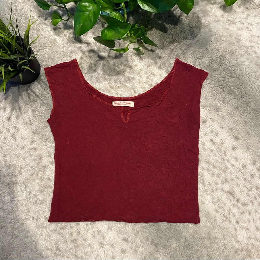 4/30🌸 buttery soft crop top